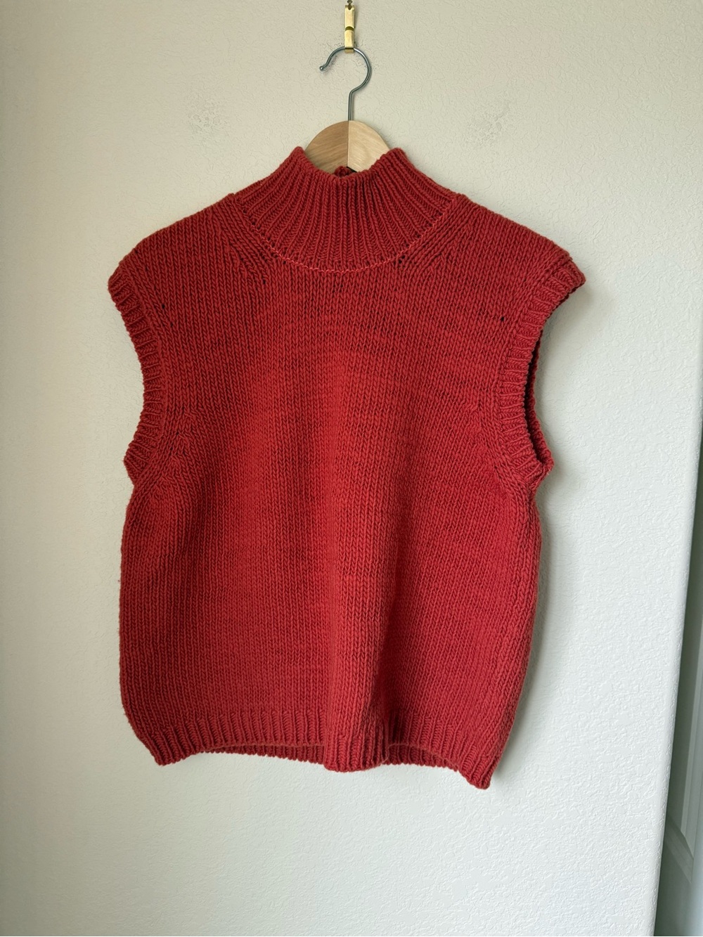 Babaa Wool Sweater Vest in Arce